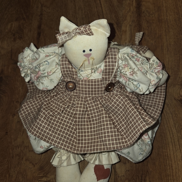Country Cloth Shelf Sitter Kitty Cat In Dress Heart - Picture 3 of 6